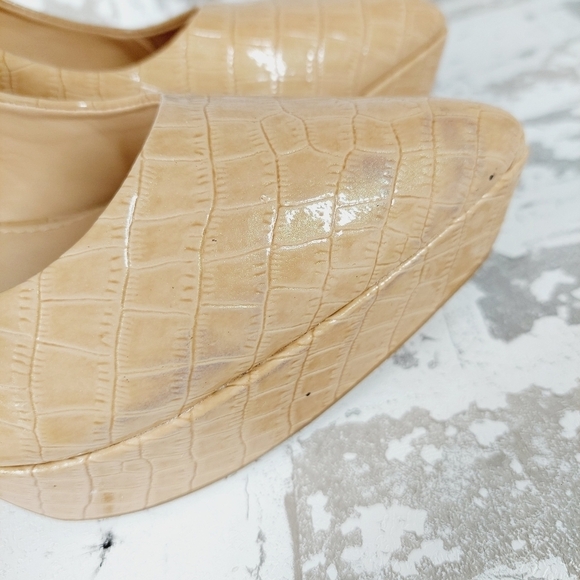 Gianni Bini Croc Print Slip On Tan Leather Platform High Heels V362 - Picture 4 of 12